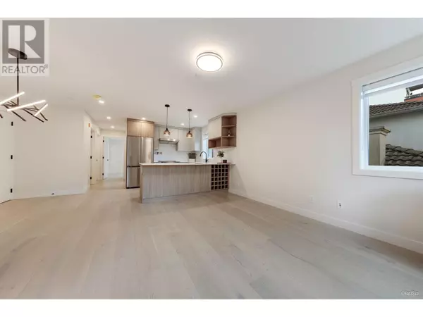 Vancouver, BC V5R2A5,5092 SLOCAN ST #204