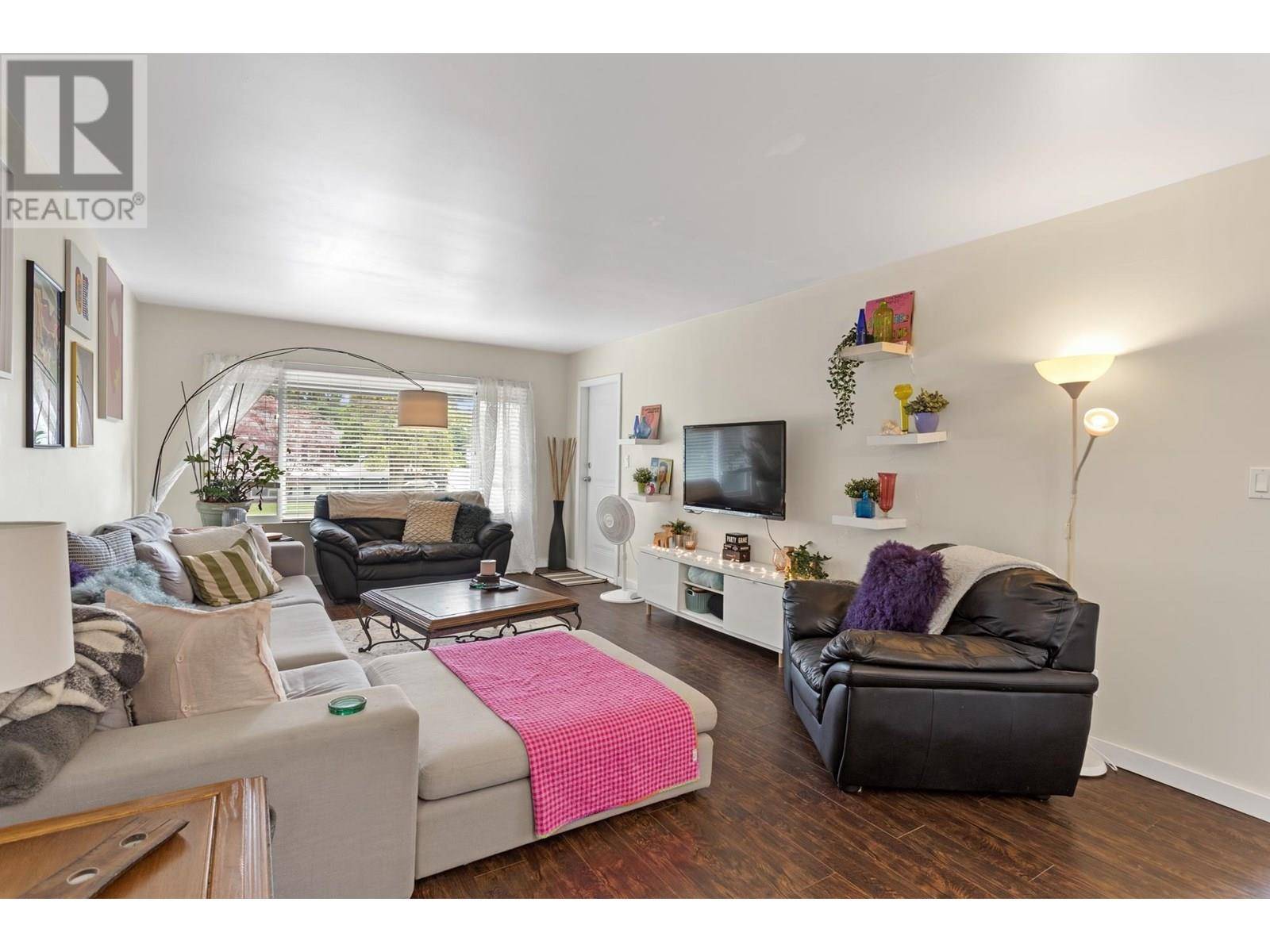 Port Coquitlam, BC V3B4K4,3421-3423 EDINBURGH STREET