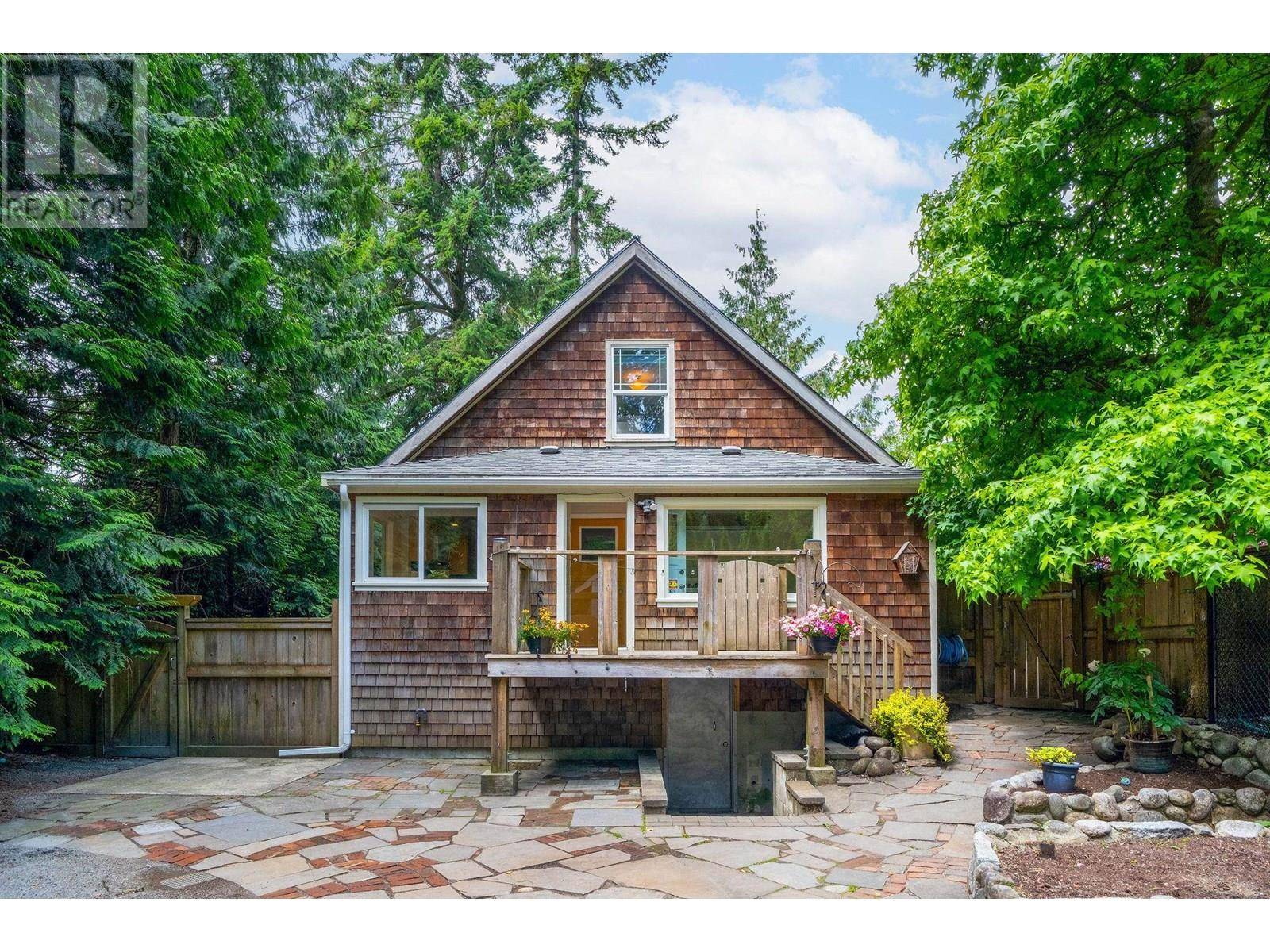 North Vancouver, BC V7R1A1,1075 GLADWIN DRIVE