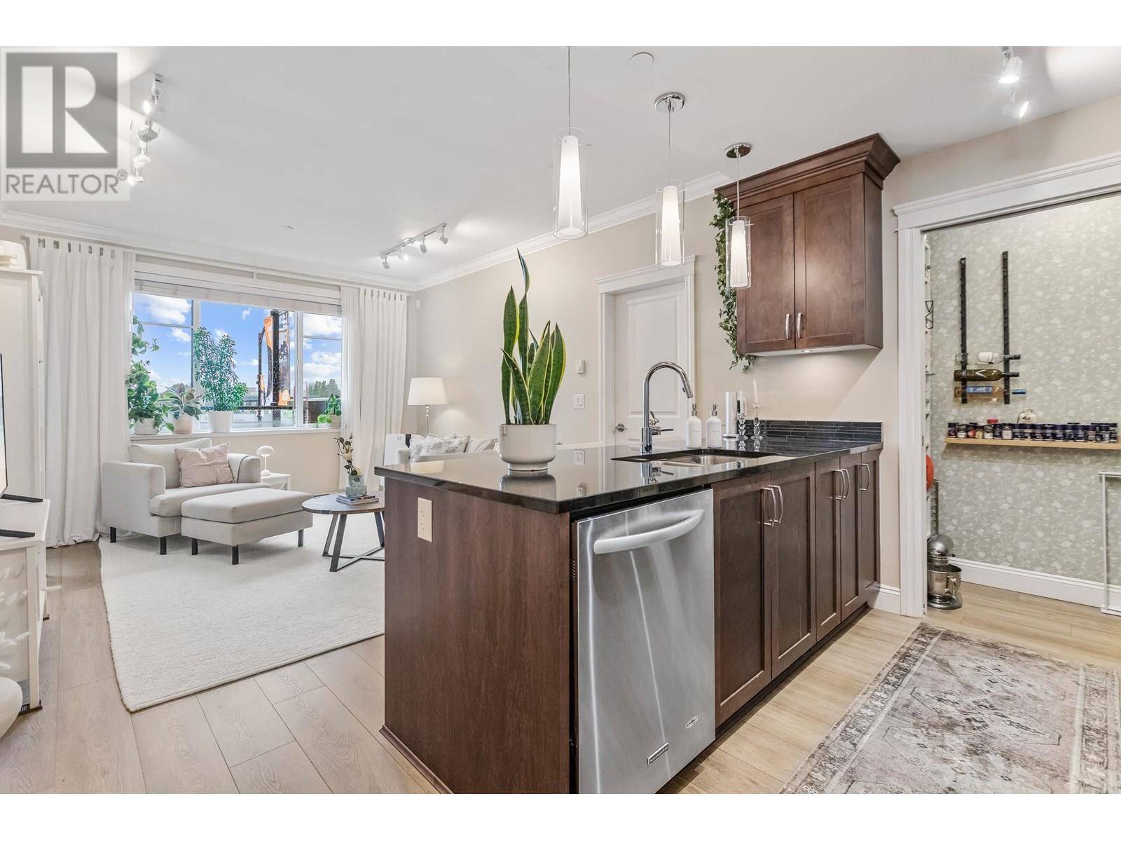 Maple Ridge, BC V2X9C8,11862 226 ST #202