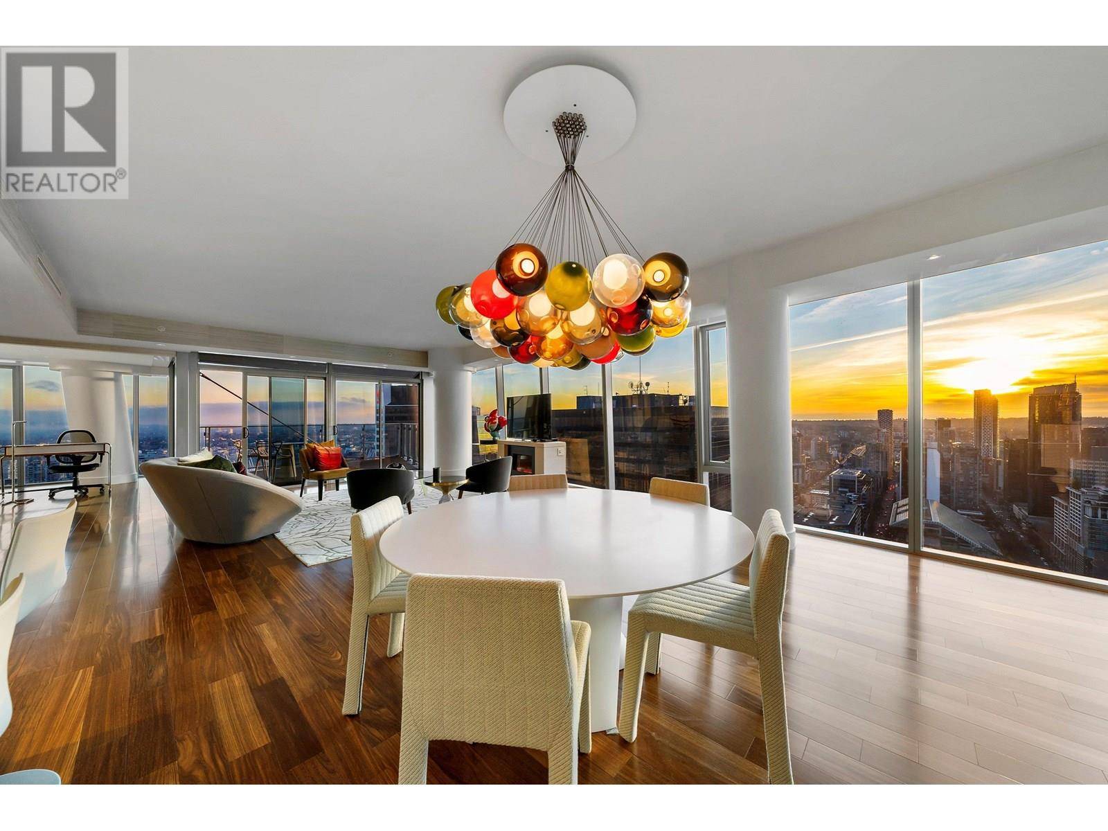 Vancouver, BC V6C0B5,667 HOWE ST #4104