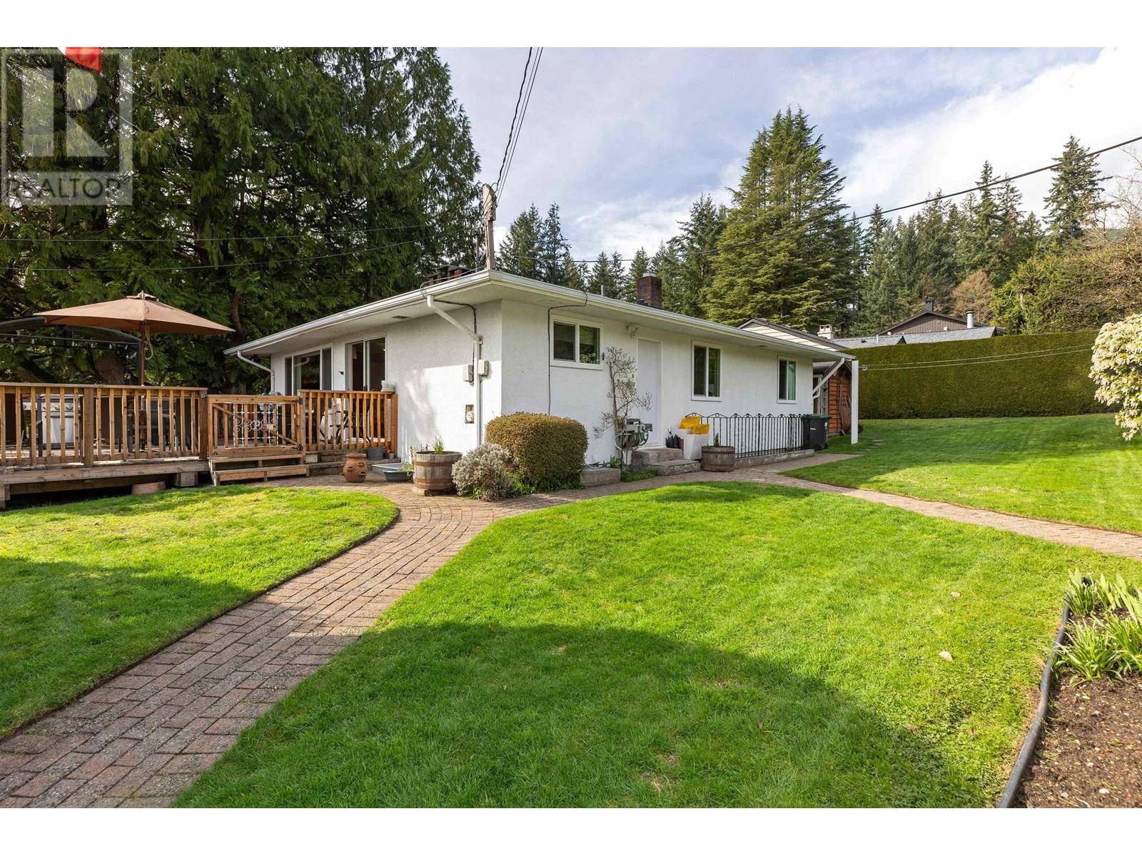 3820 CALDER AVENUE, North Vancouver, BC V7N3S3