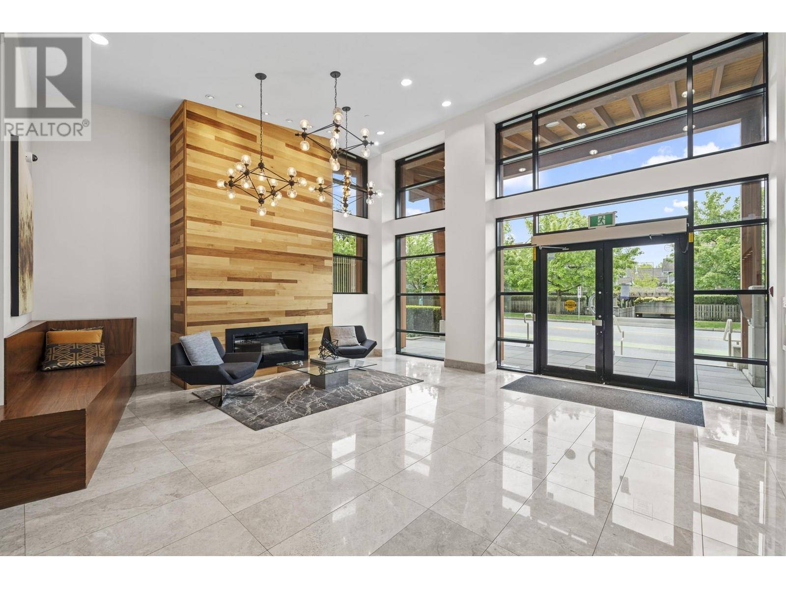 North Vancouver, BC V7J0A8,2665 MOUNTAIN HWY #101