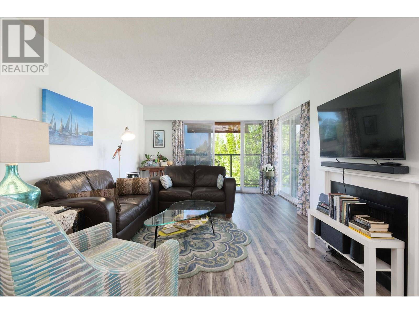 1515 CHESTERFIELD AVE #306, North Vancouver, BC V7M2N5