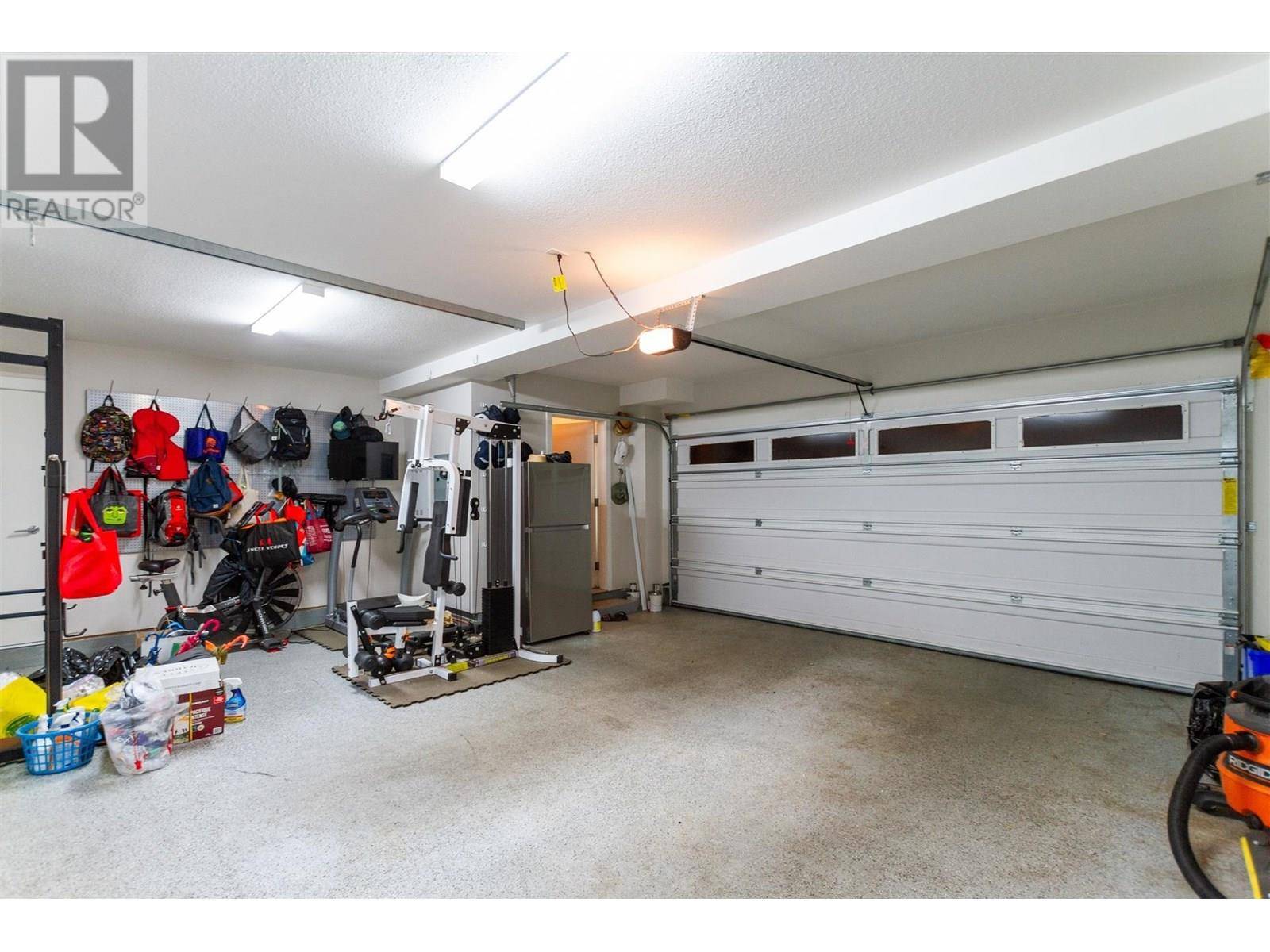 Burnaby, BC V5E0C1,5108 CLAUDE AVE #6
