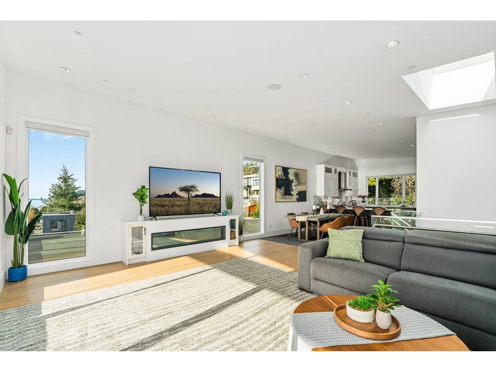 White Rock, BC V4B1X3,14857 BUENA VISTA AVENUE