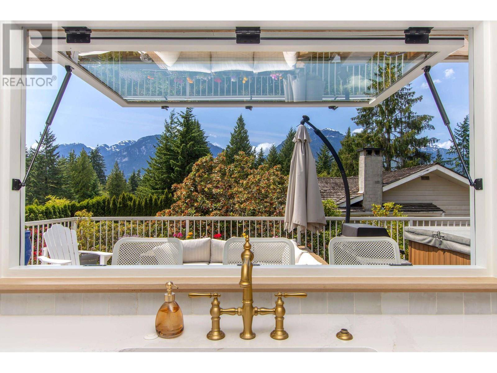 2565 THE BOULEVARD, Squamish, BC V0N1H0