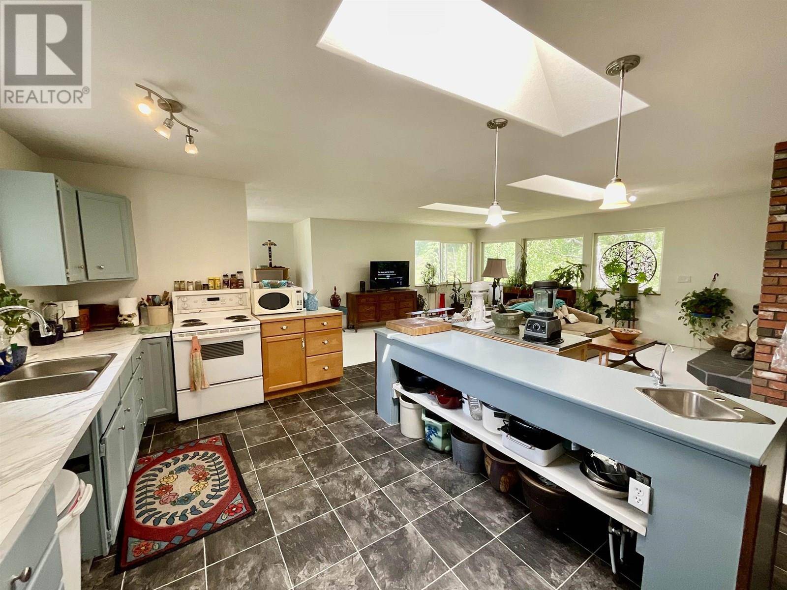 Quesnel, BC V2J6K4,2175 W SALES ROAD