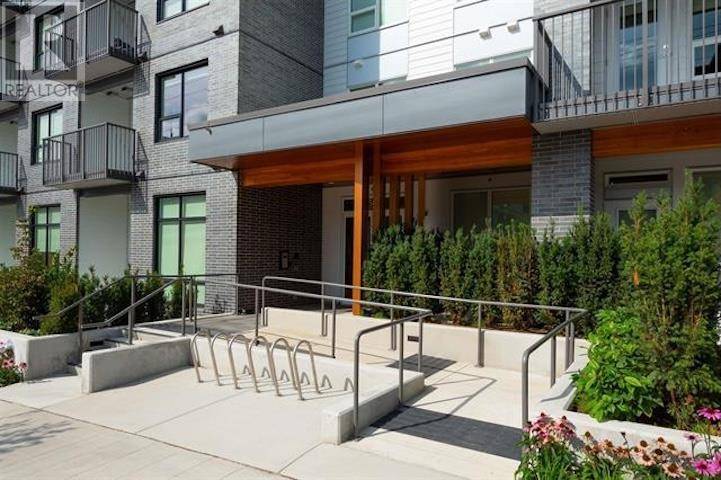 Coquitlam, BC V3J0N9,645 COMO LAKE AVE #301