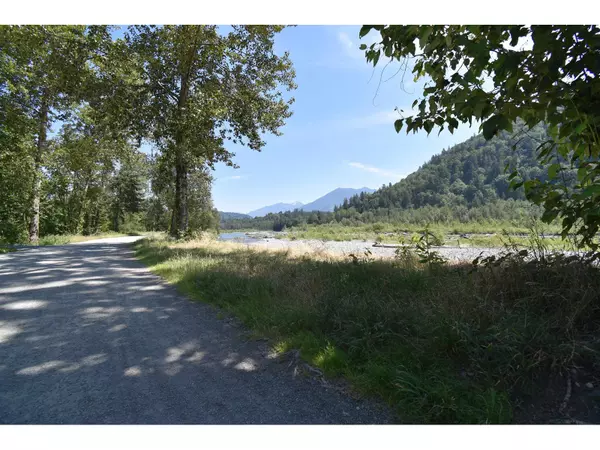 Chilliwack, BC V2R0T4,44702 VANDELL DRIVE|Sardis South