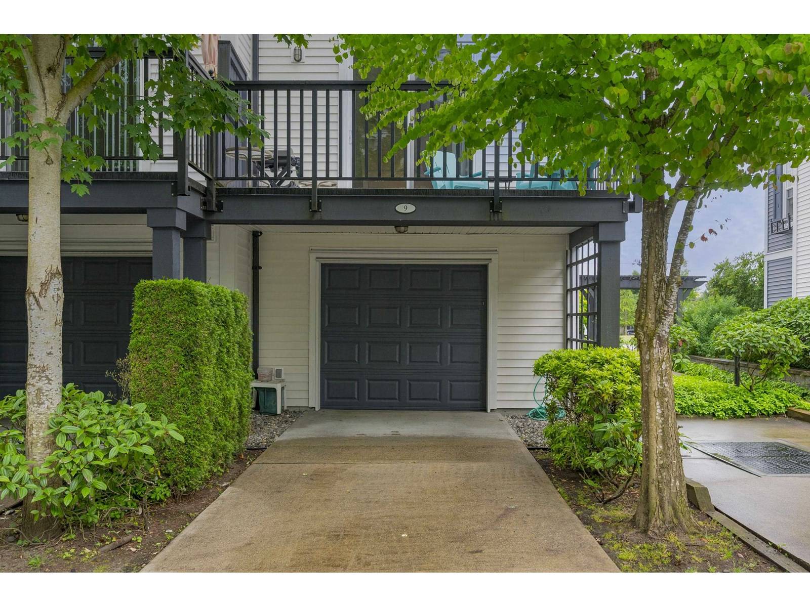 Surrey, BC V4N6J2,7348 192A #9
