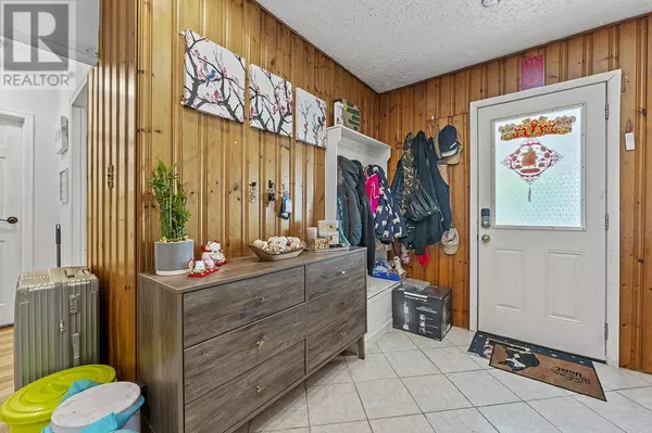 Vancouver, BC V5R3Z1,4867 CHATHAM STREET