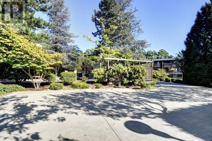 Burnaby, BC V3N4P5,9857 MANCHESTER DR #414