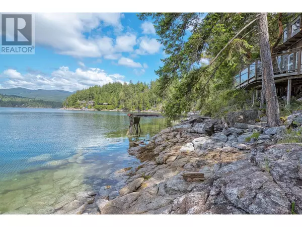 6761 SANDY HOOK TRAIL, Sechelt, BC V7Z0C9