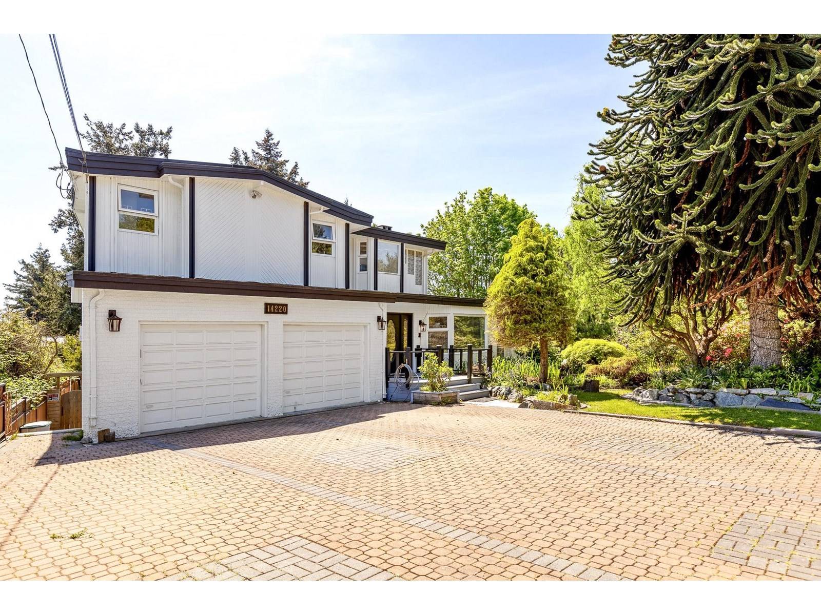 White Rock, BC V4B2Y3,14220 MALABAR AVENUE