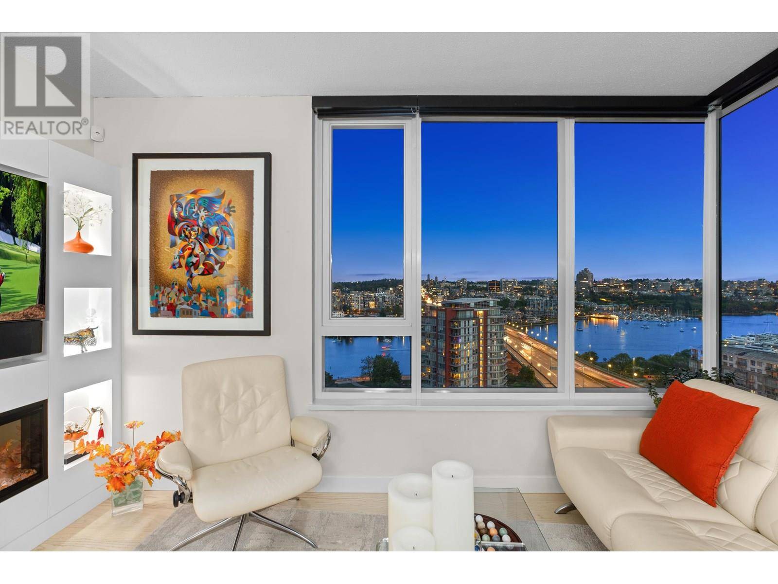 Vancouver, BC V6B0P3,38 SMITHE ST #2056