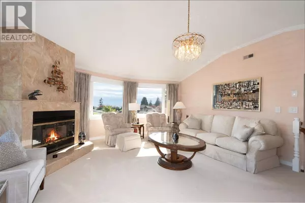 West Vancouver, BC V7W1B1,4228 ROCKRIDGE CRESCENT
