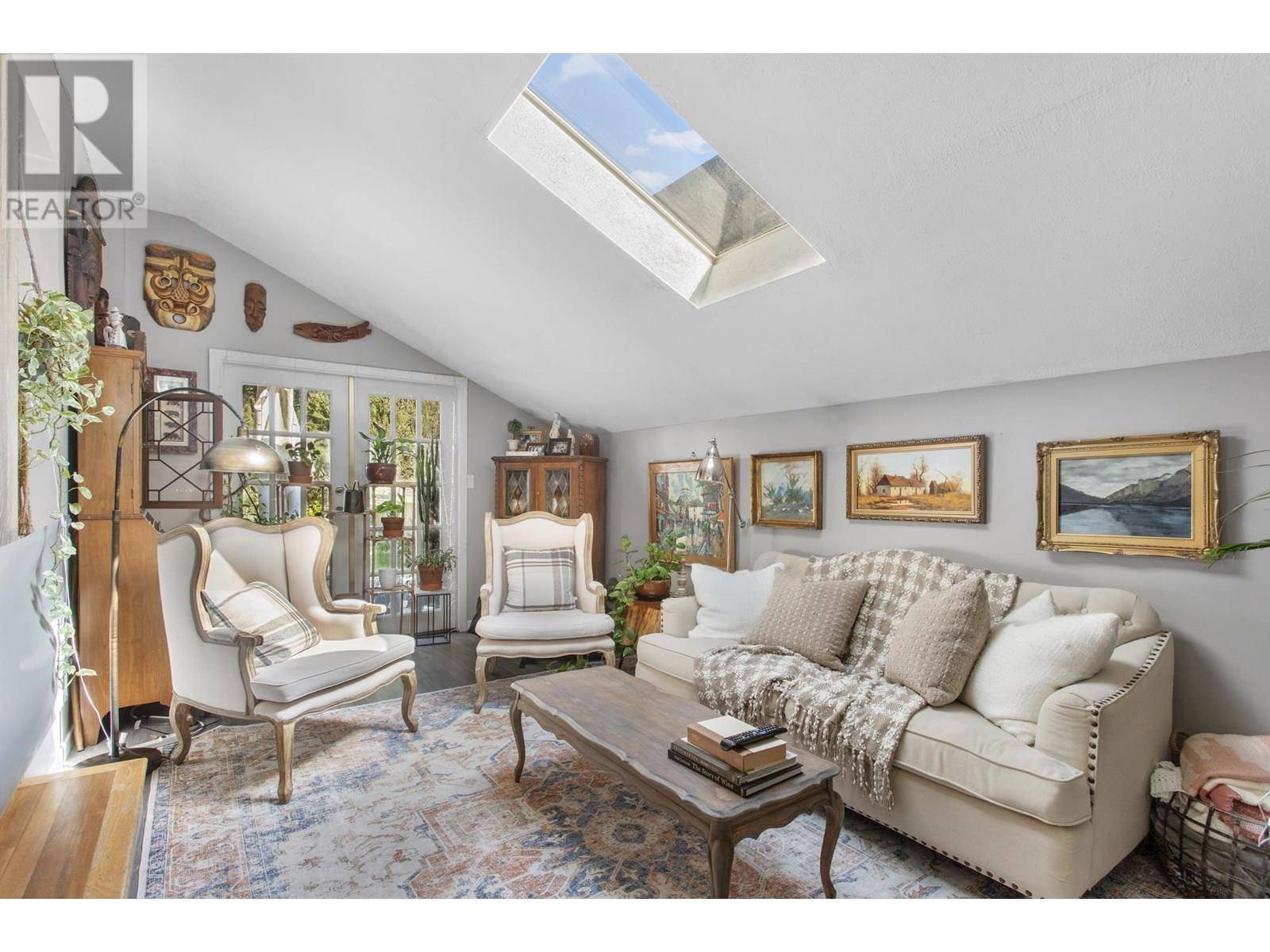 North Vancouver, BC V7P2C9,1232 W 21ST STREET