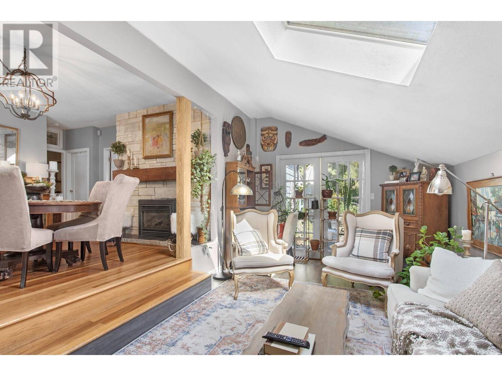 North Vancouver, BC V7P2C9,1232 W 21ST STREET