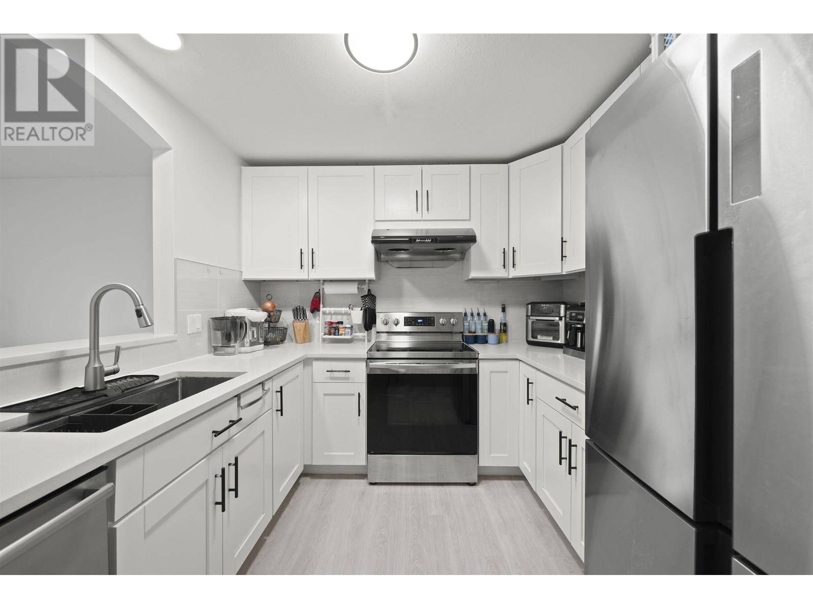 8180 JONES RD #215, Richmond, BC V6Y3Z6