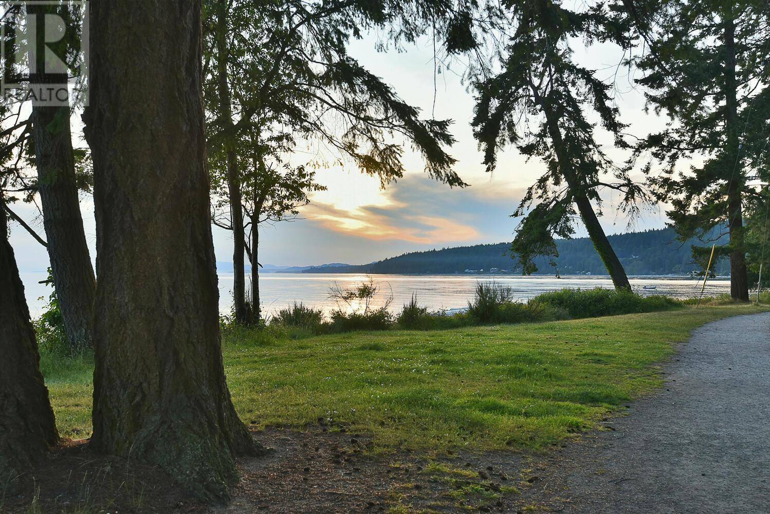 Gibsons, BC V0N1V5,1590 OCEAN BEACH ESPLANADE