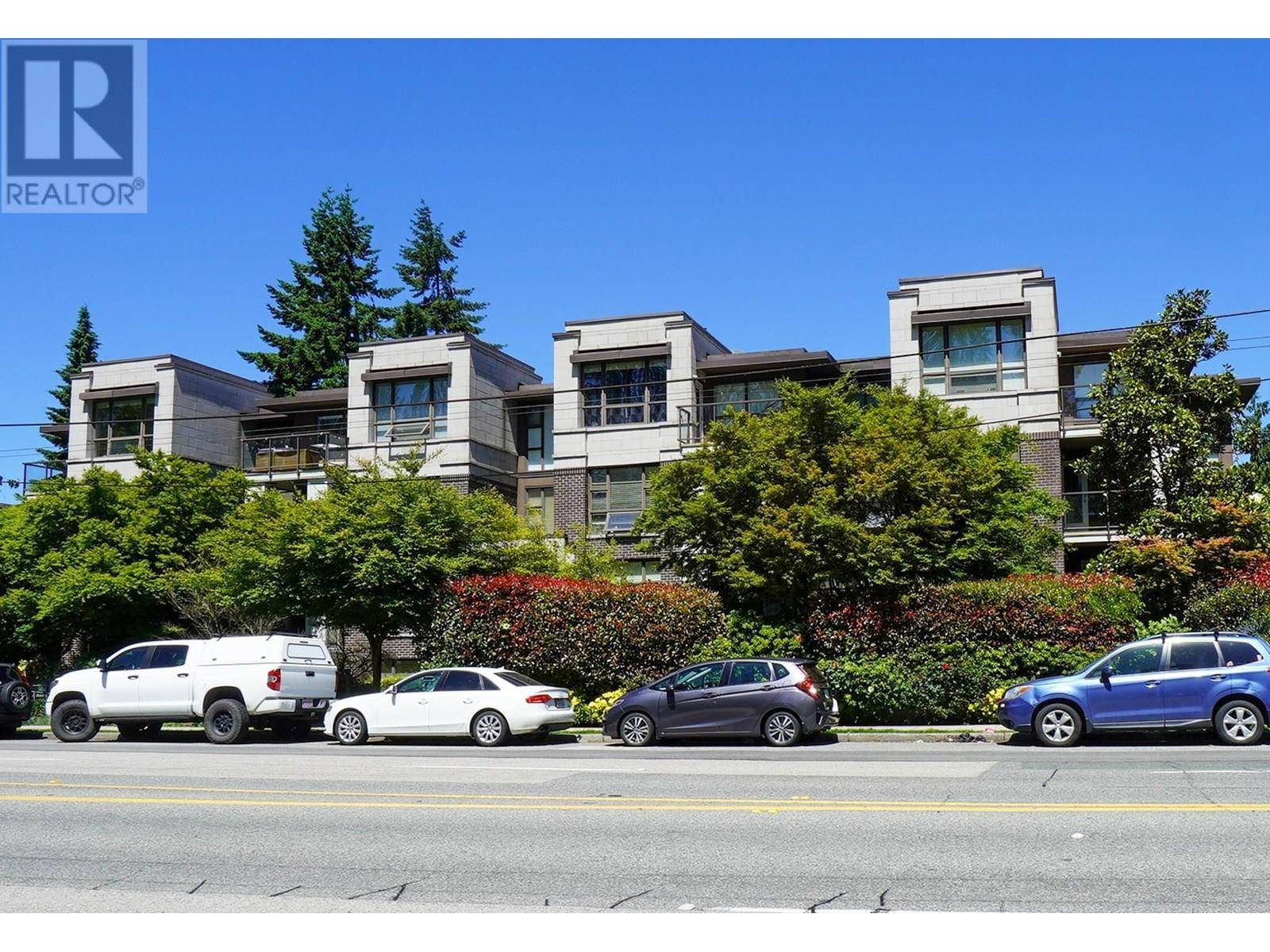 Vancouver, BC V6R1P8,3839 West 4TH AVE #206