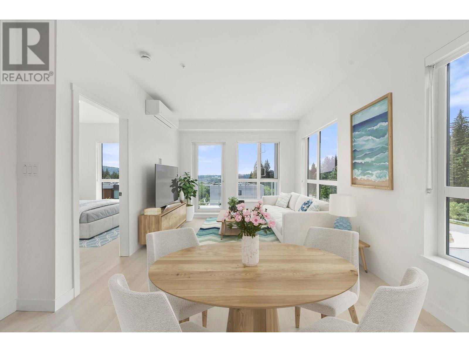 3594 MALSUM DR #404, North Vancouver, BC V7G0B4