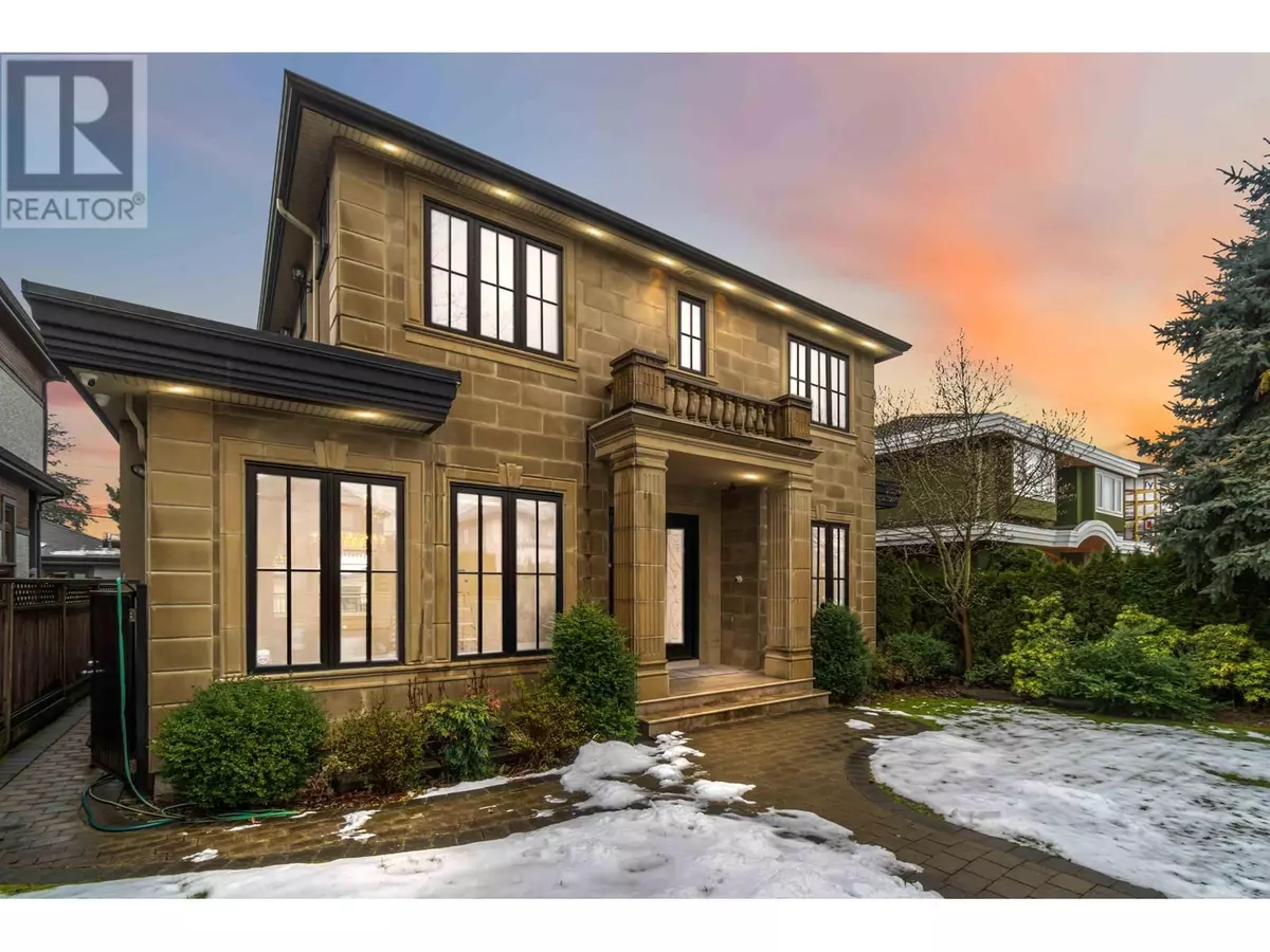 Vancouver, BC V6L1J5,2216 W 21ST AVENUE