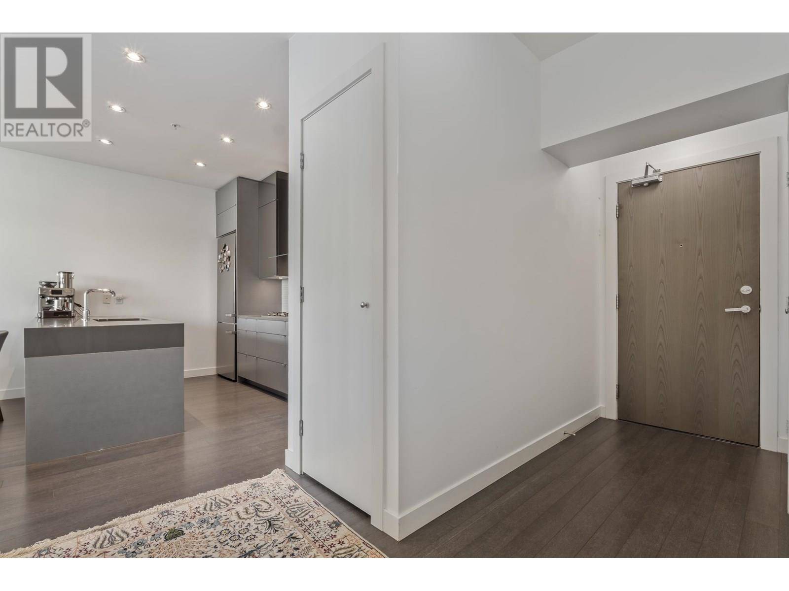 Burnaby, BC V5H0E4,4508 HAZEL ST #4303