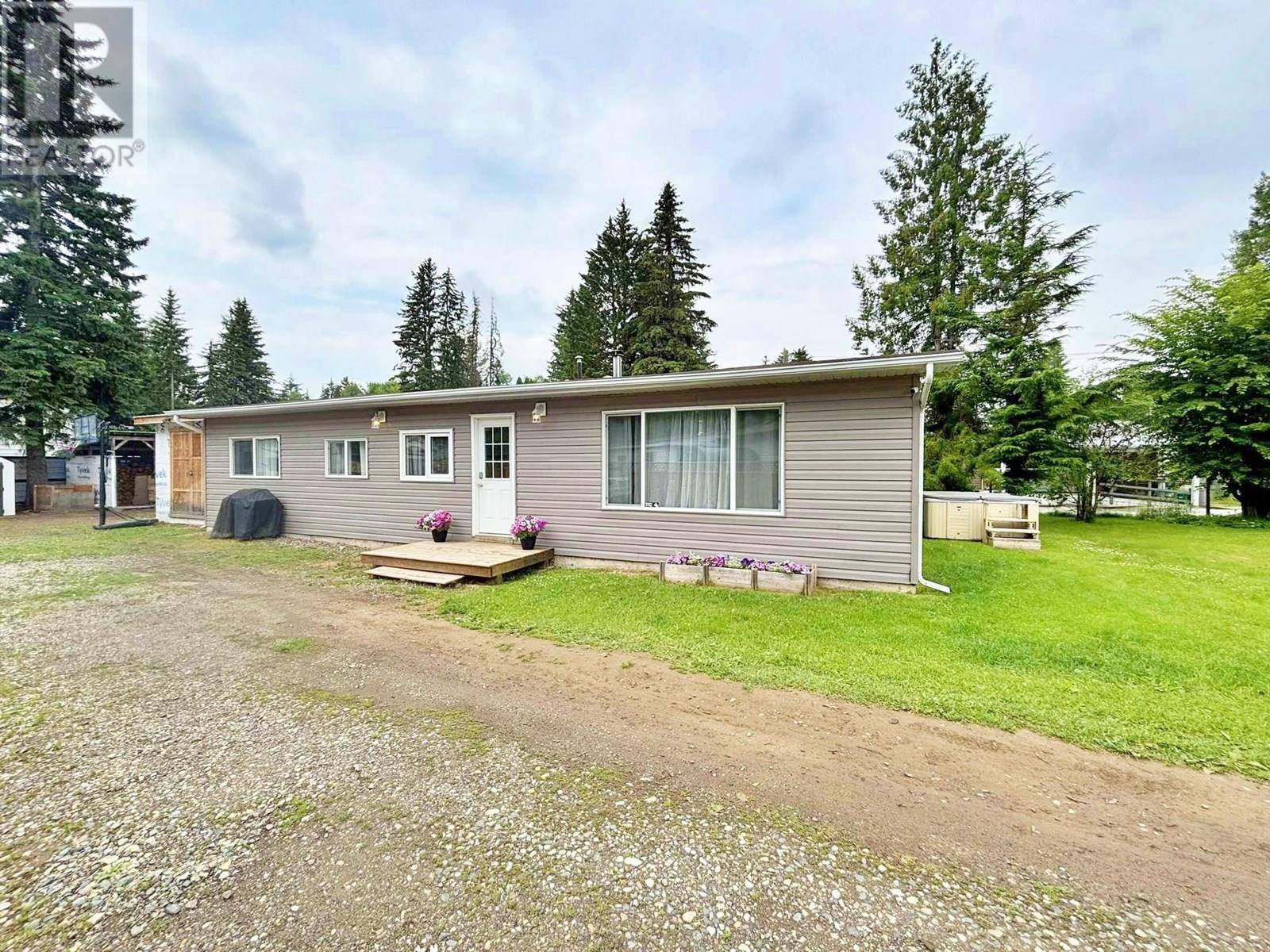 Quesnel, BC V2J4A6,2181 MAPLE DRIVE