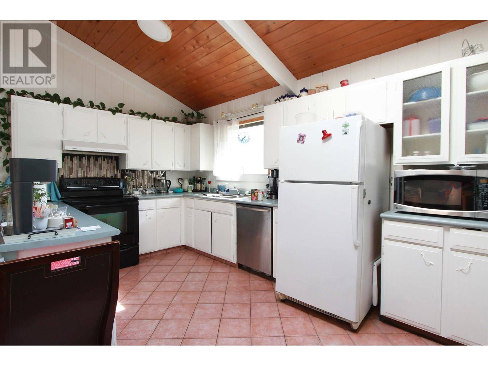 Delta, BC V4M1C9,4951 2 AVENUE