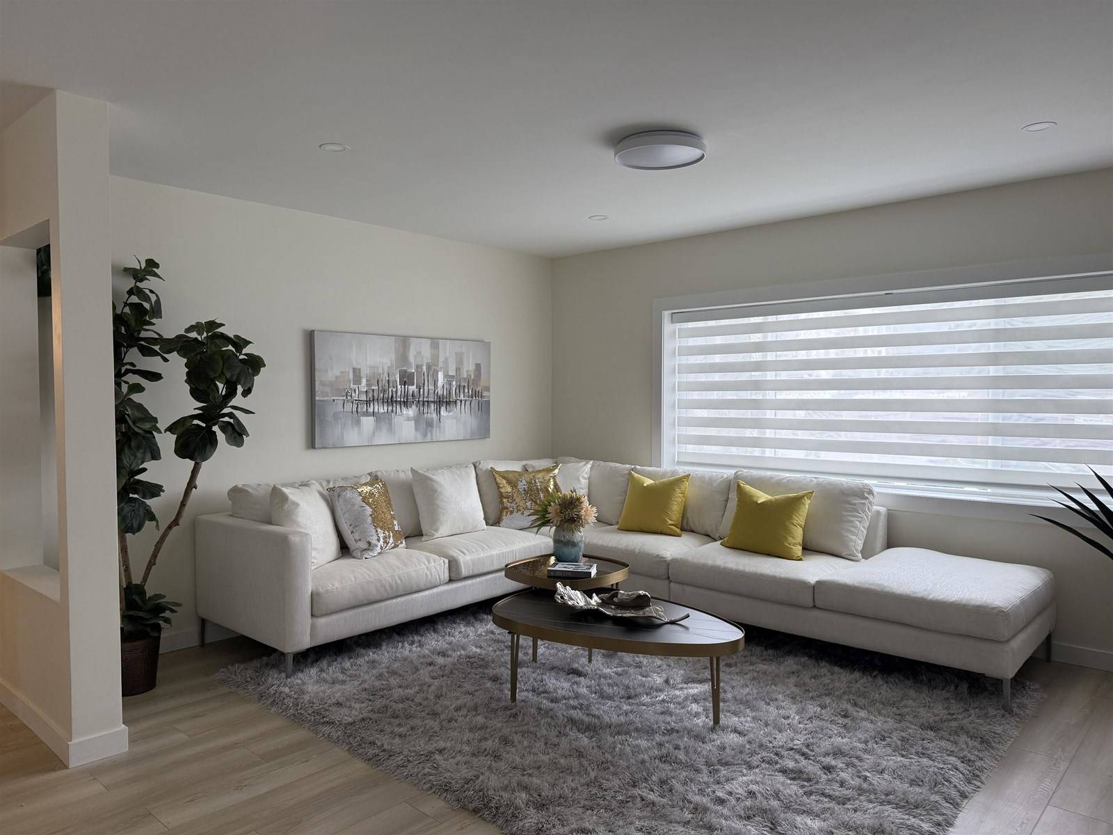 White Rock, BC V4B3G8,15962 NORTH BLUFF ROAD