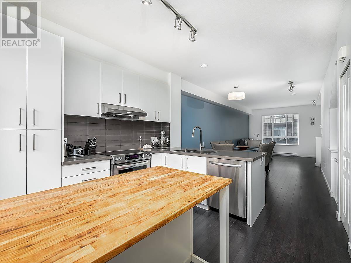Coquitlam, BC V3E0J2,1338 HAMES CRES #55