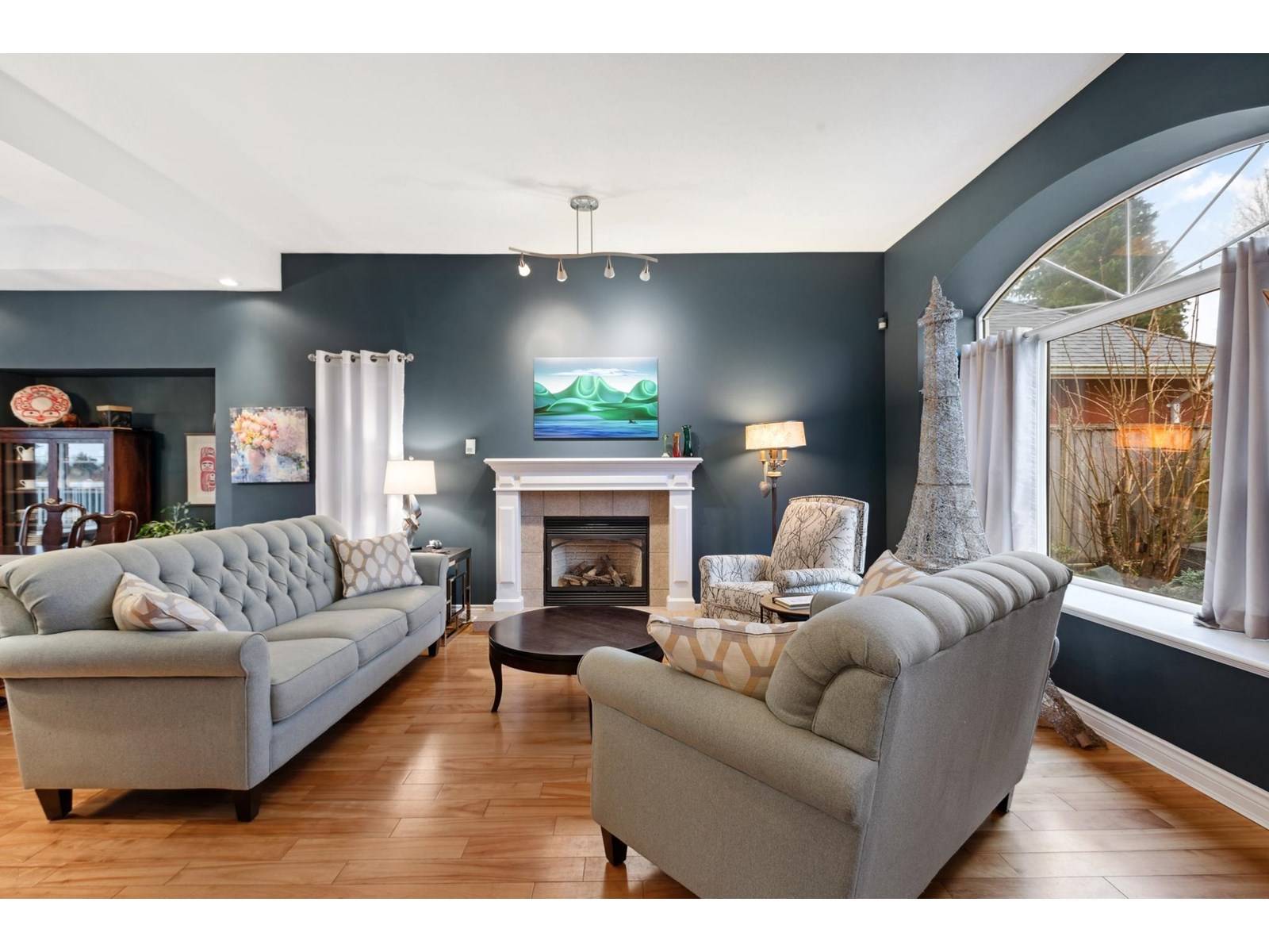 Mission, BC V2V6Z1,33071 HAWTHORNE AVENUE