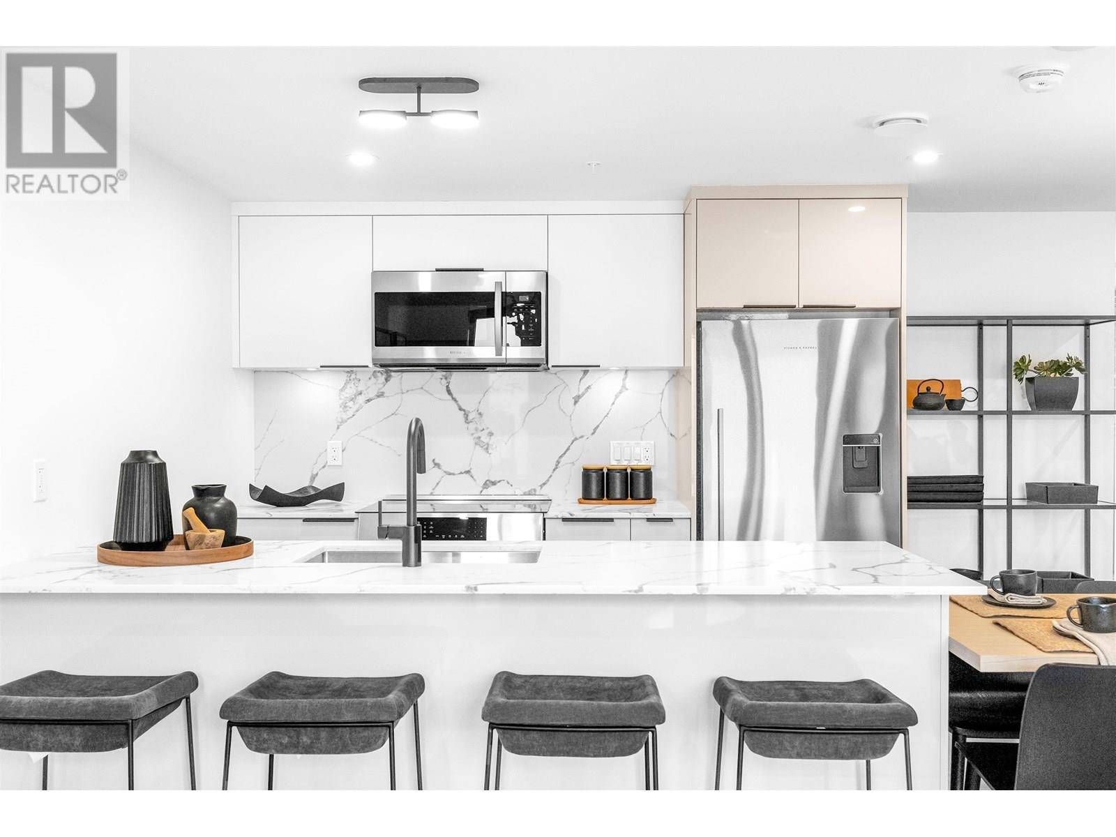 Vancouver, BC V5N1B6,2085 East 1ST AVE #111