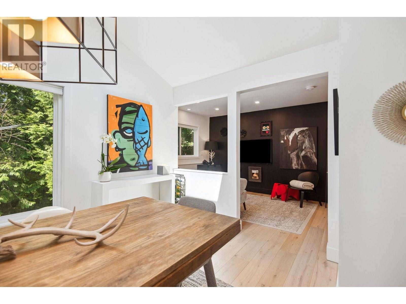 North Vancouver, BC V7N3E6,328 MONTERAY AVENUE