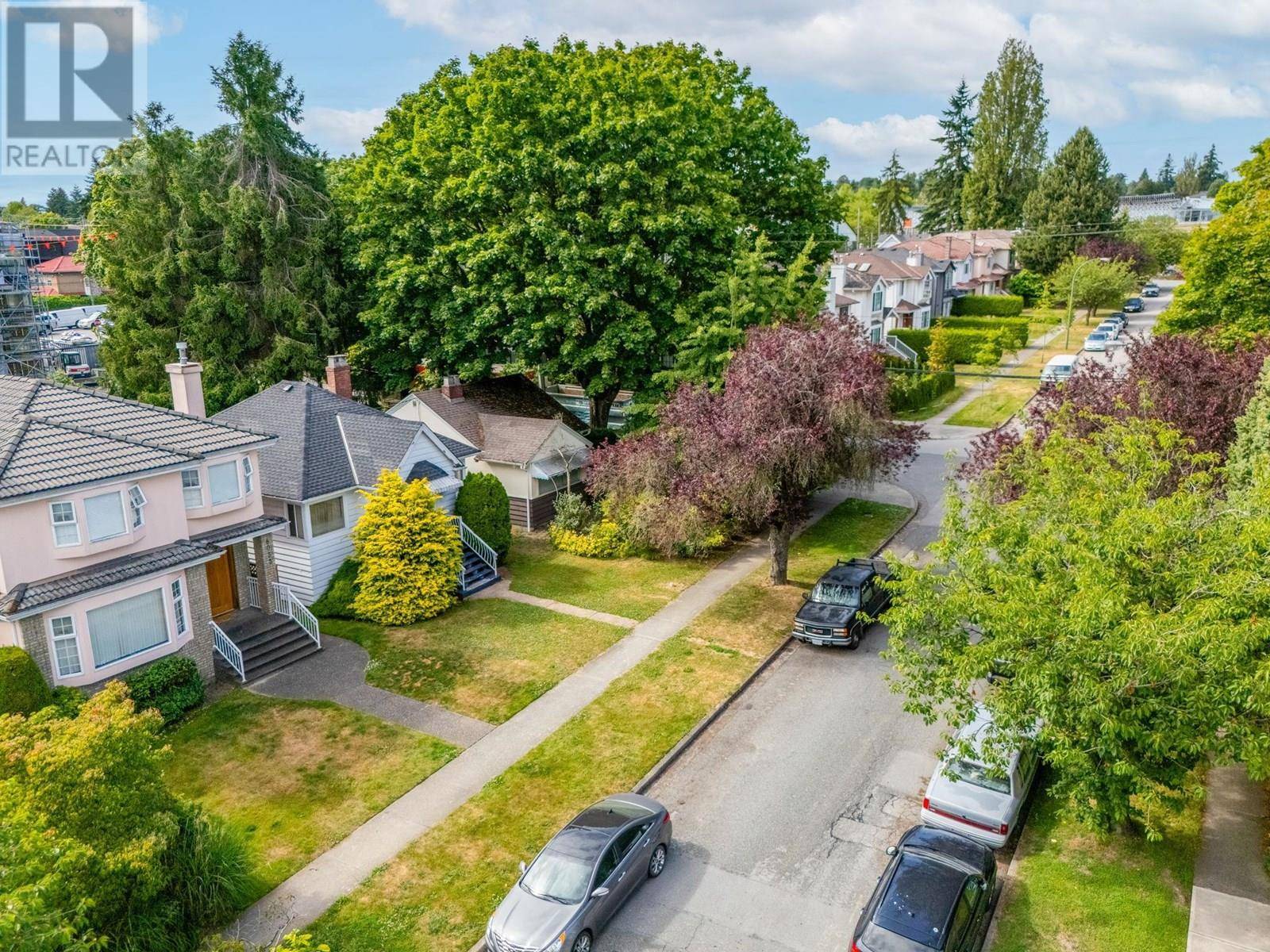 Vancouver, BC V6P2M2,970 W 64TH AVENUE