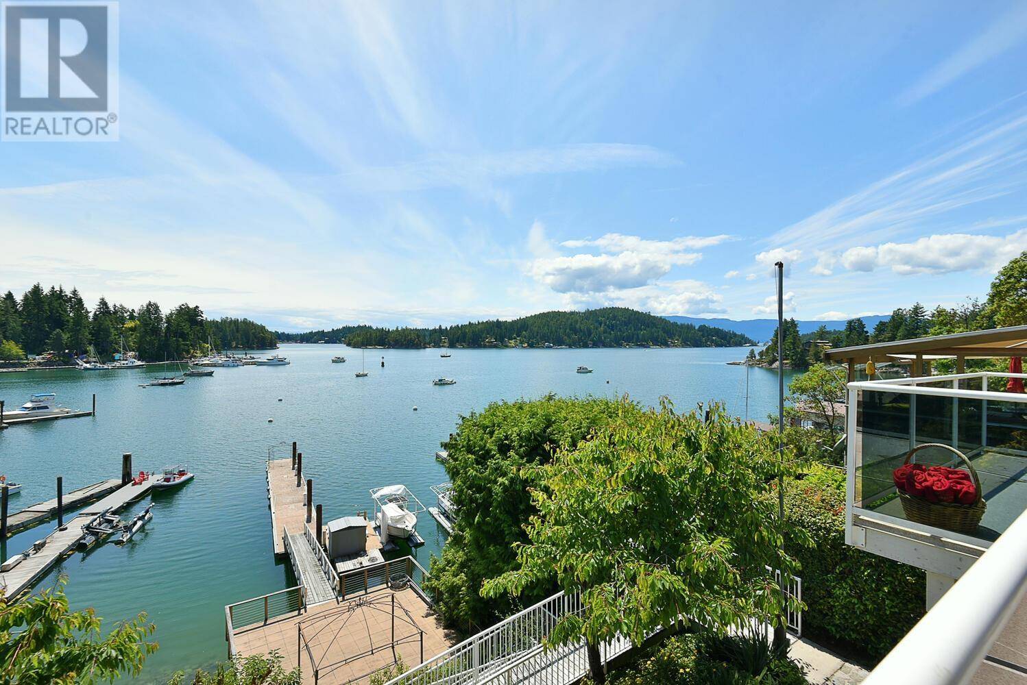 Garden Bay, BC V0N1S1,4850 SINCLAIR BAY ROAD