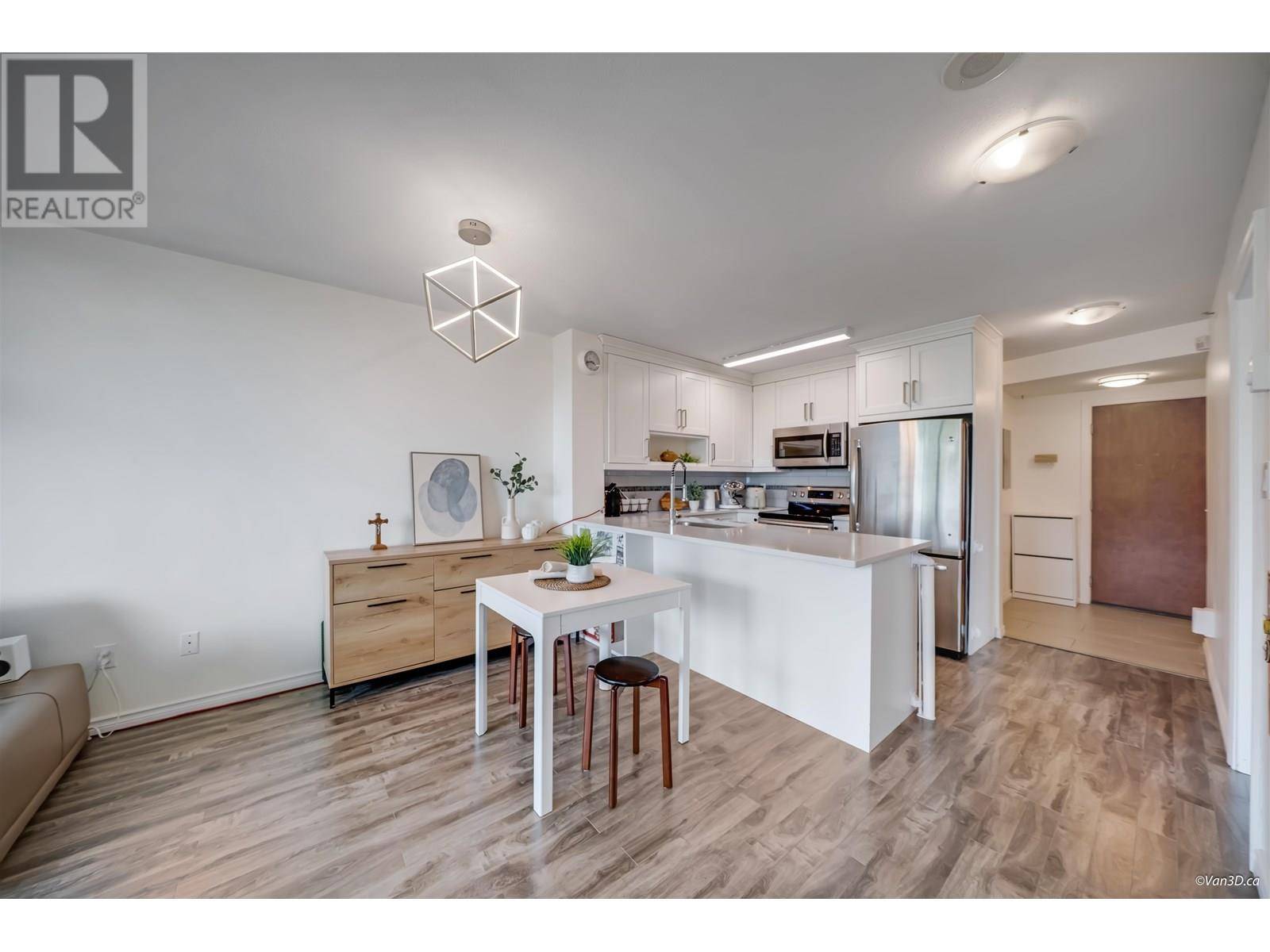 2733 CHANDLERY PL #1008, Vancouver, BC V5S4V3
