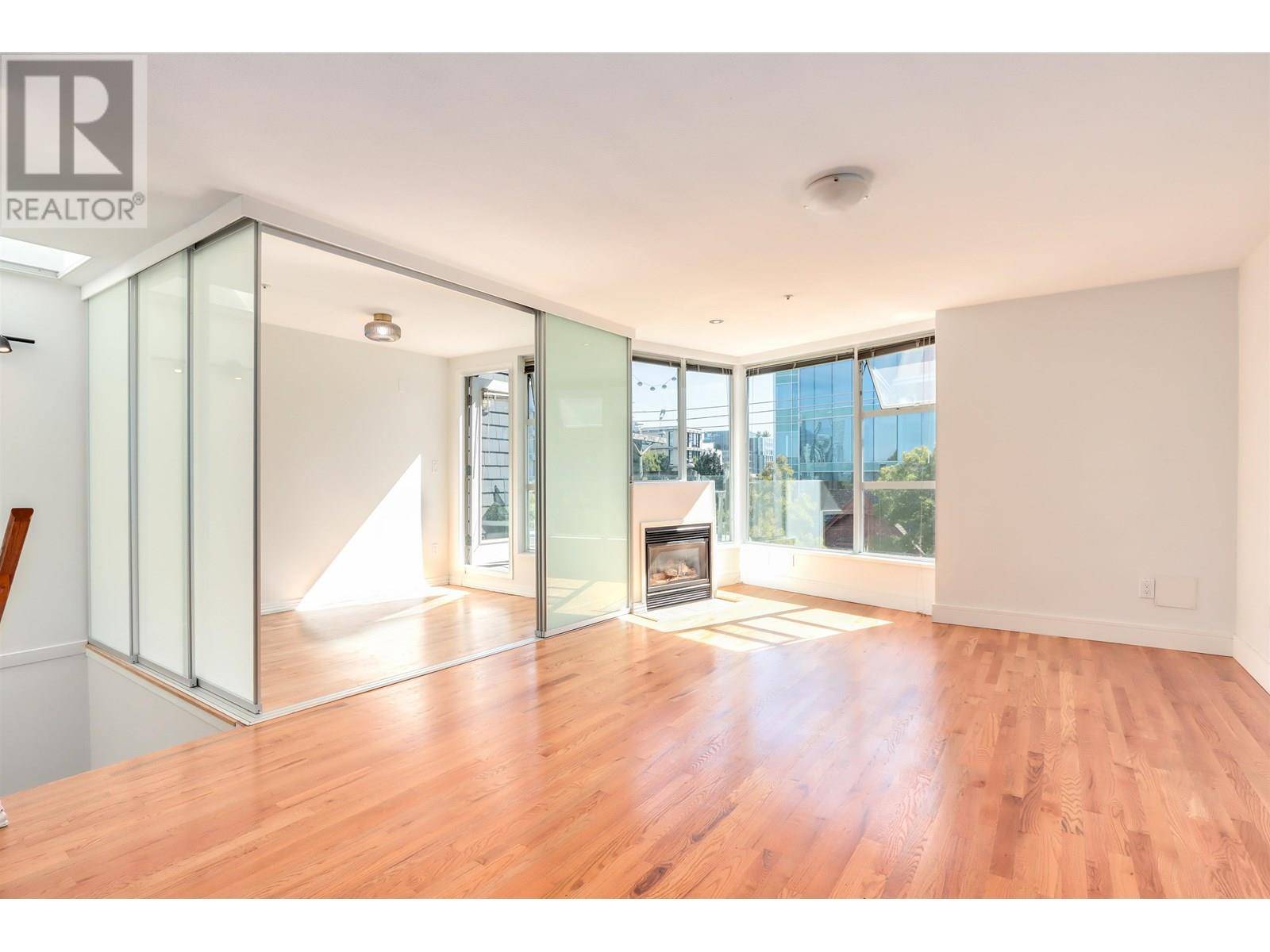 Vancouver, BC V5Z1B5,638 West 7TH AVE #314