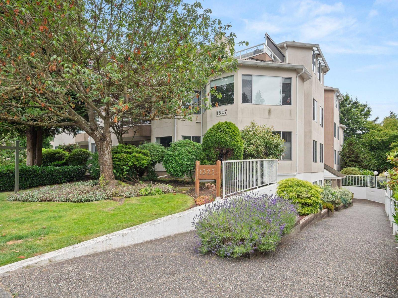 White Rock, BC V4B4E3,1327 BEST #104