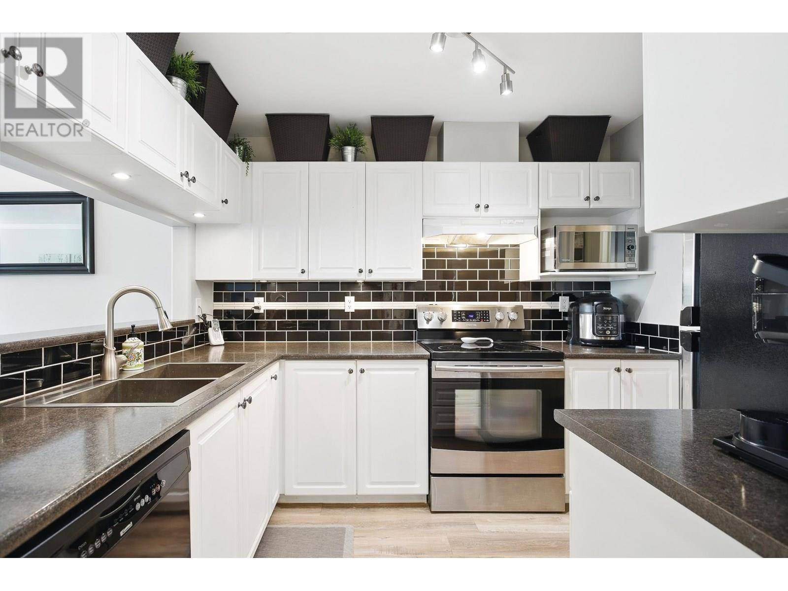 Port Coquitlam, BC V3C1V9,2345 CENTRAL AVE #204
