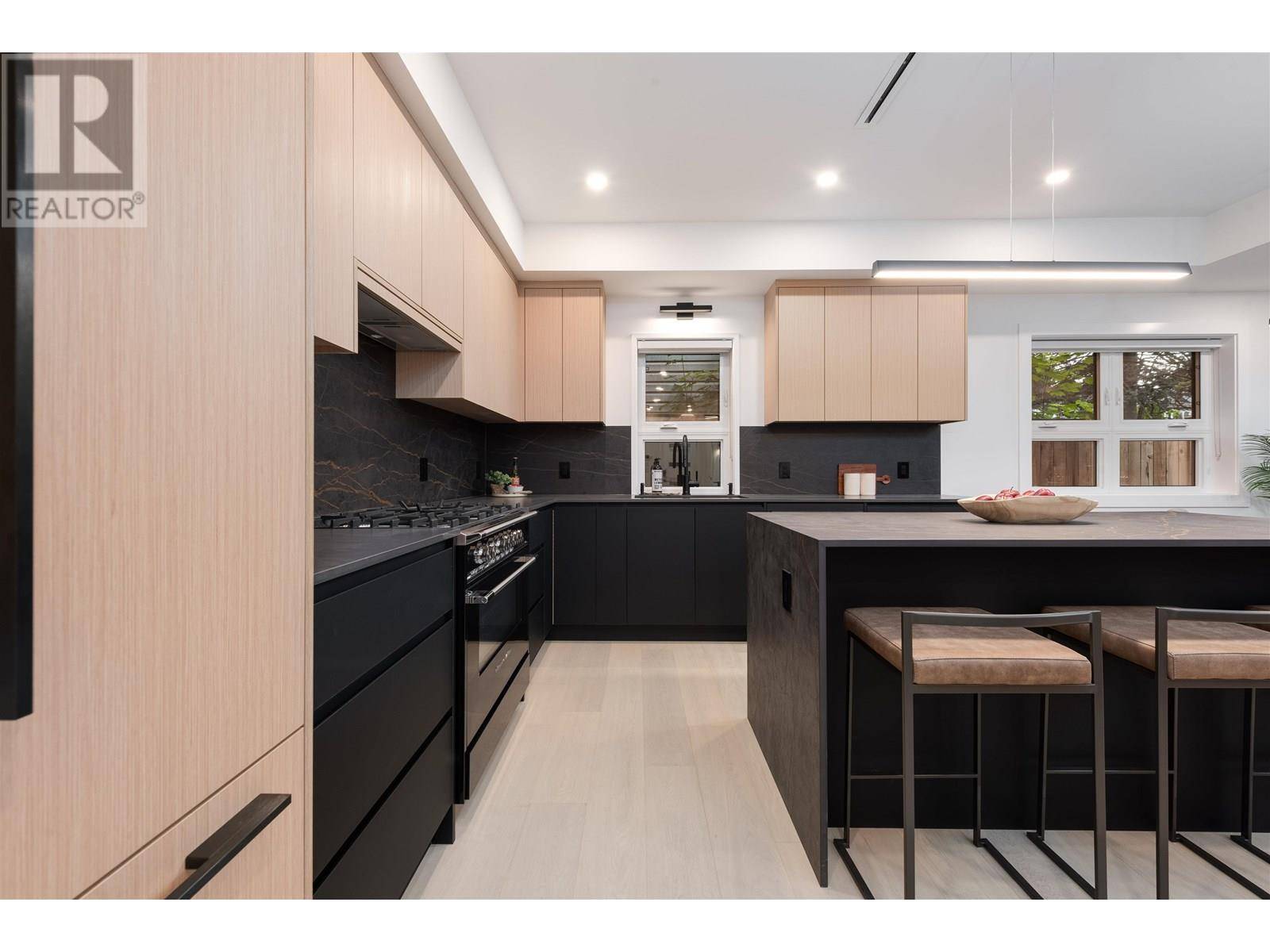 Vancouver, BC V5V2Z8,369 East 33RD AVE #6