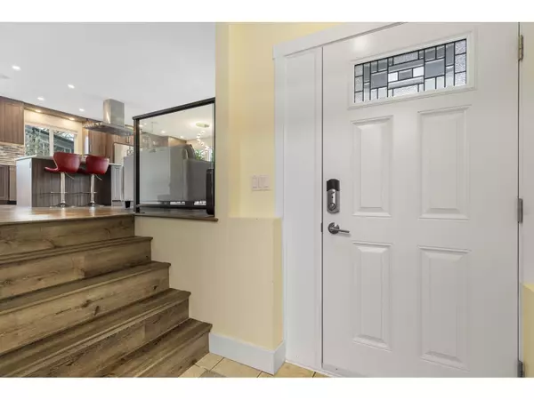 Surrey, BC V3W7L1,7366 141 STREET