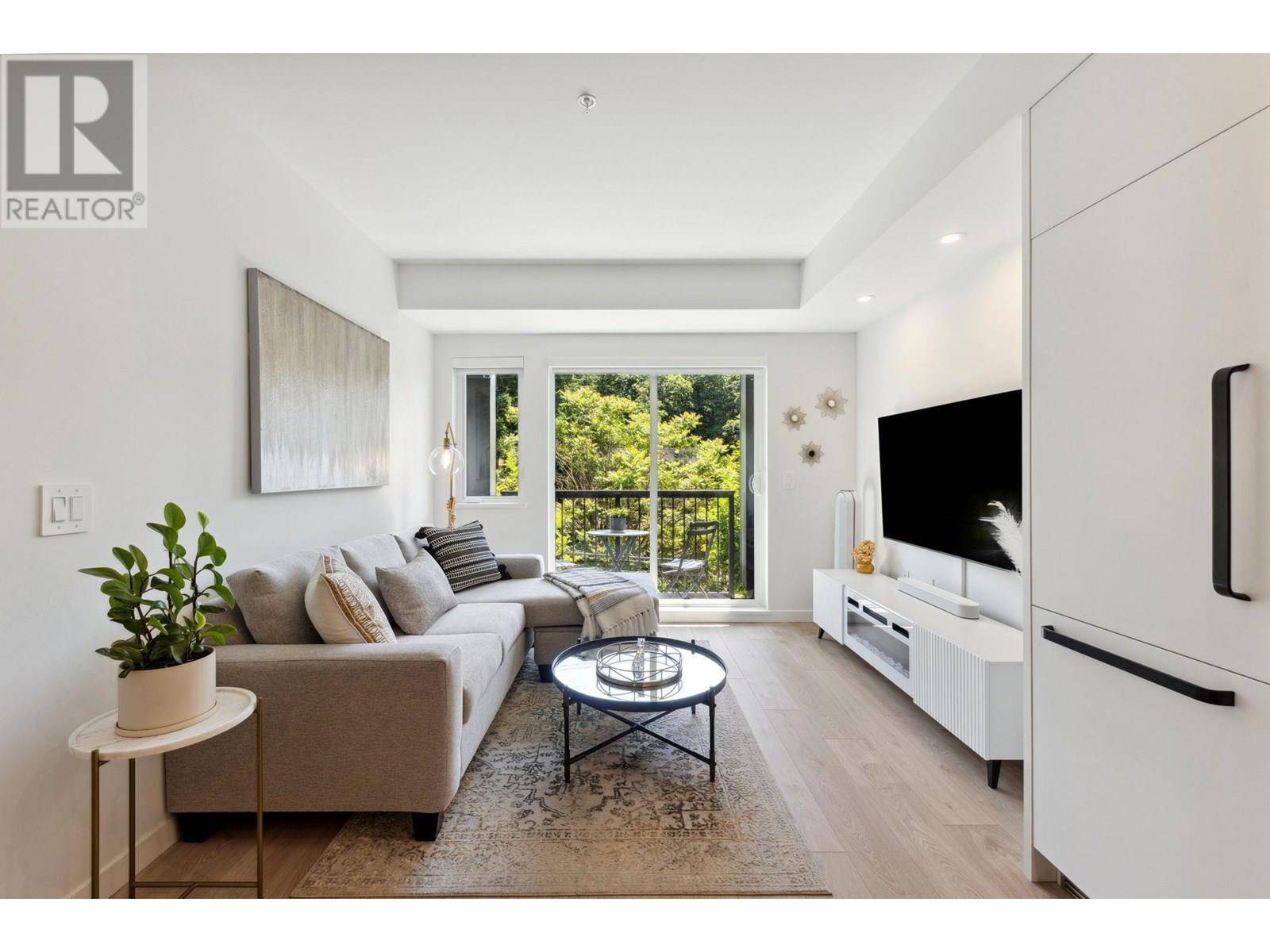2520 GUELPH ST #316, Vancouver, BC V5T0K7