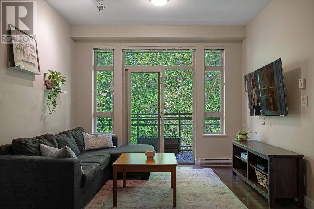 North Vancouver, BC V7H0B1,3294 MT SEYMOUR Pkwy #305