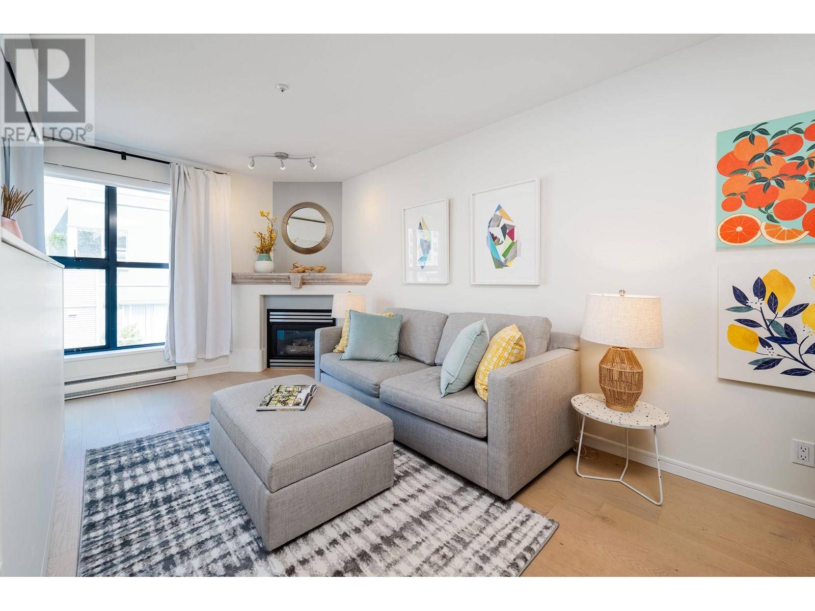 2688 VINE ST #404, Vancouver, BC V6K4T6