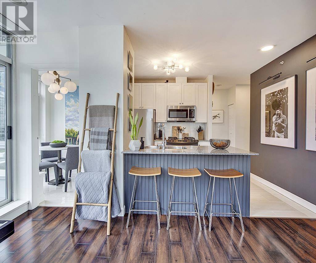 Vancouver, BC V6B1S1,480 ROBSON ST #901