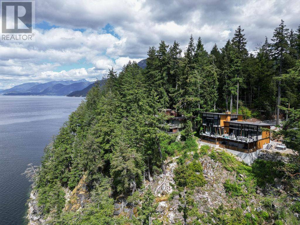 6099 CORACLE DR #6101, Sechelt, BC V7Z0C9