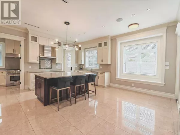 Vancouver, BC V6N2V8,3520 W 37TH AVENUE